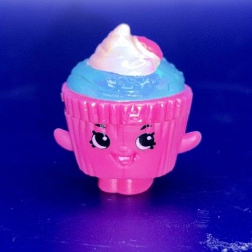 RARE Moose Shopkins Season 2 Bakery Pink Cupcake Chic